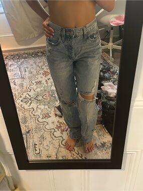 Aeropostale Distressed Boyfriend Jeans in Light Blue Wash